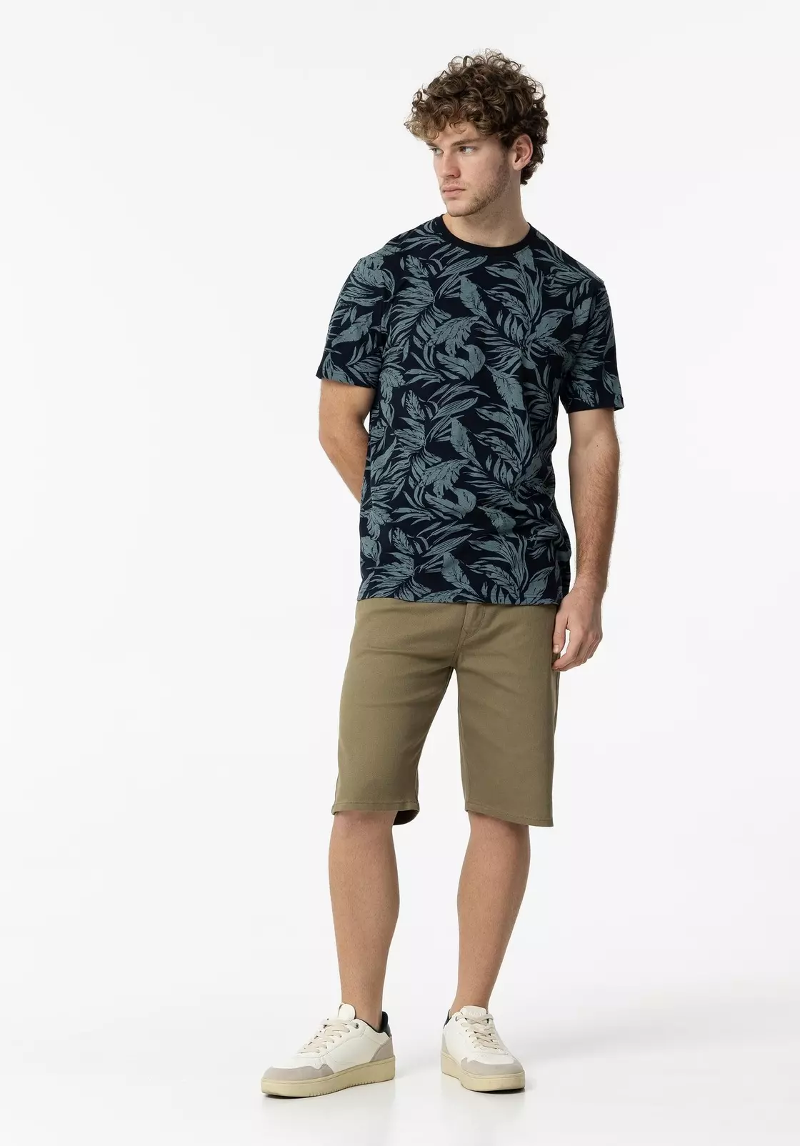 10054437825_2_2024040410